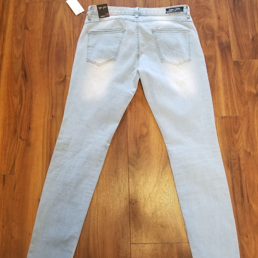 Jeans - Picture 3 of 3